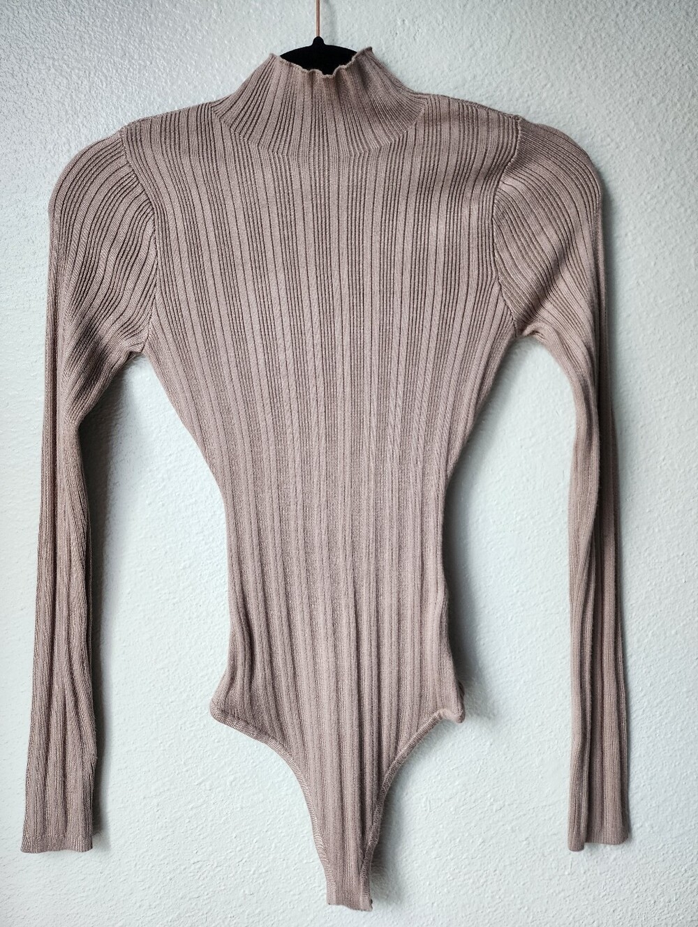 Abercrombie & Fitch Ribbed Long Sleeve Mock Neck Bodysuit In Taupe Size XSmall